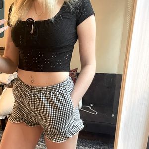 Checkered Ruffle Shorts w/ Pockets